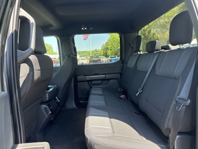 Vehicle image 17 of 34