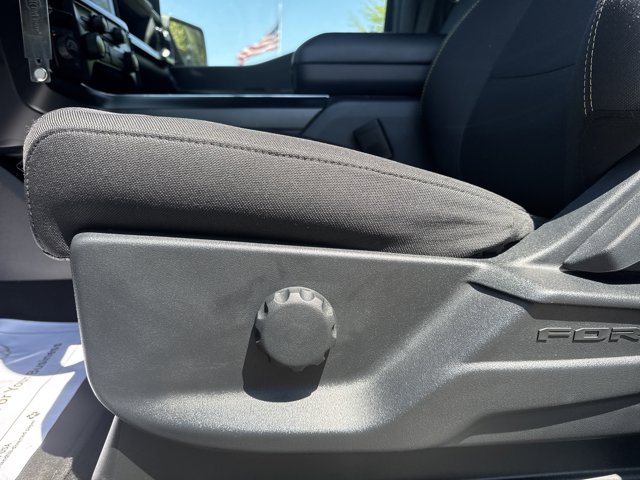 Vehicle image 29 of 34