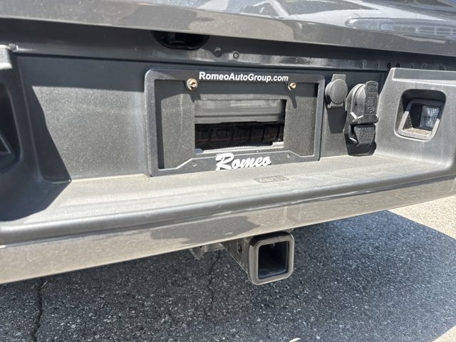 Vehicle image 32 of 34