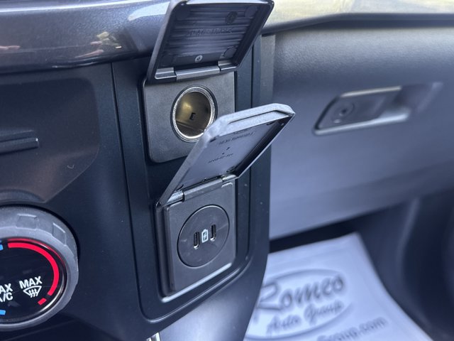 Vehicle image 24 of 34