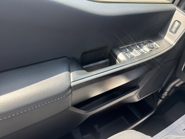 Vehicle image 28 of 34