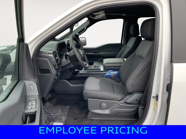 Vehicle image 9 of 15