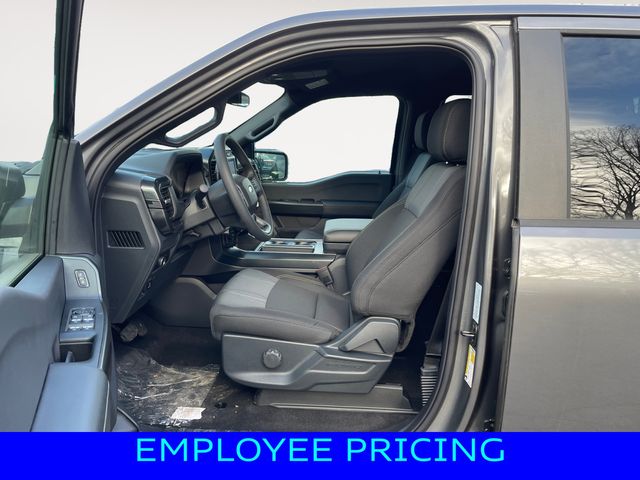 Vehicle image 9 of 15