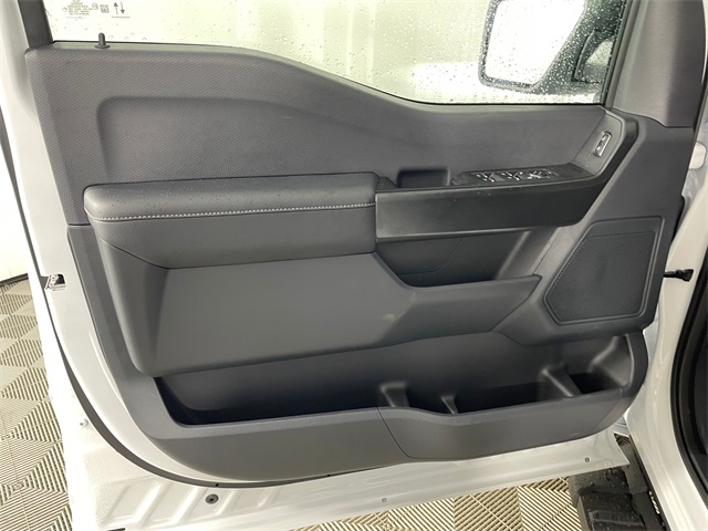 Vehicle image 18 of 22