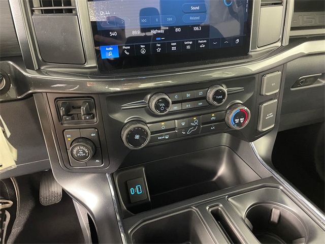 Vehicle image 12 of 22
