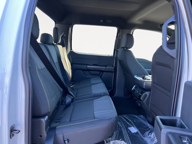 Vehicle image 18 of 20
