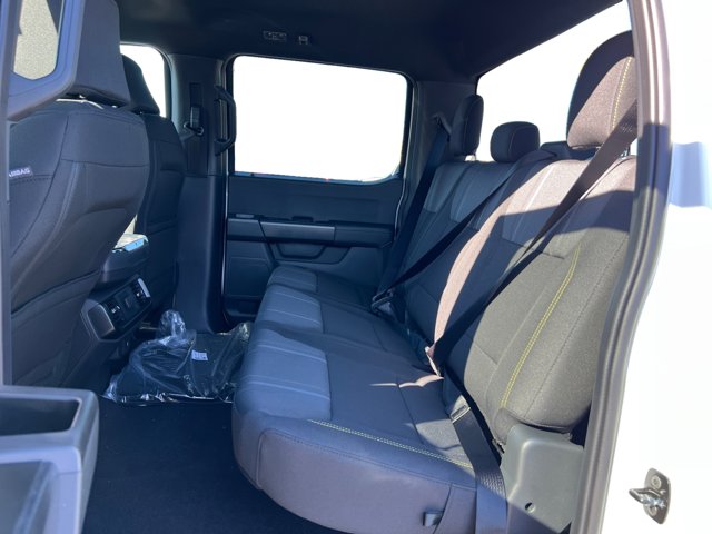 Vehicle image 17 of 20