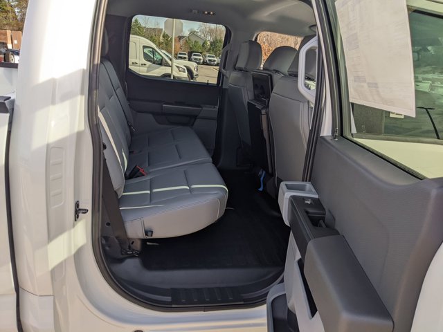 Vehicle image 36 of 41