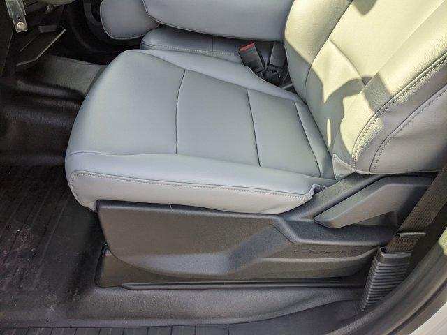 Vehicle image 14 of 41