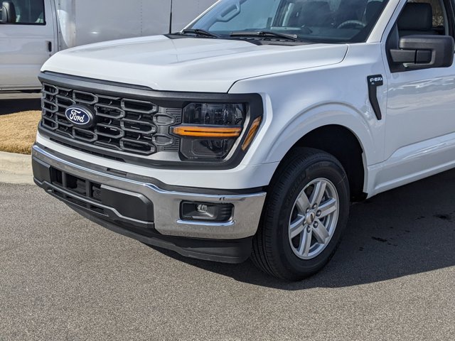 Vehicle image 10 of 41