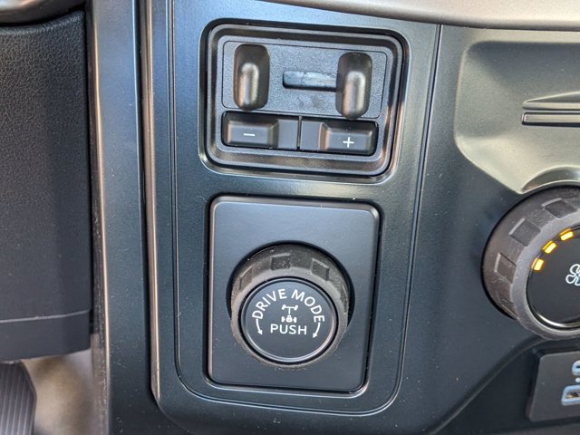 Vehicle image 25 of 41