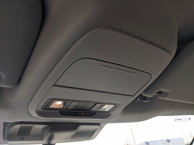 Vehicle image 27 of 41