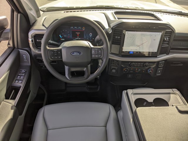Vehicle image 32 of 41