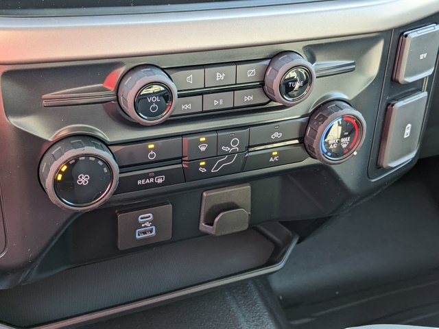 Vehicle image 24 of 40