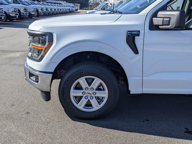 Vehicle image 11 of 40