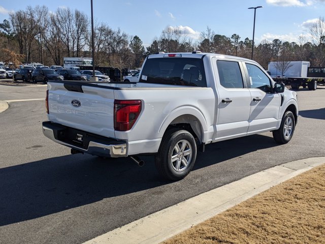 Vehicle image 4 of 40