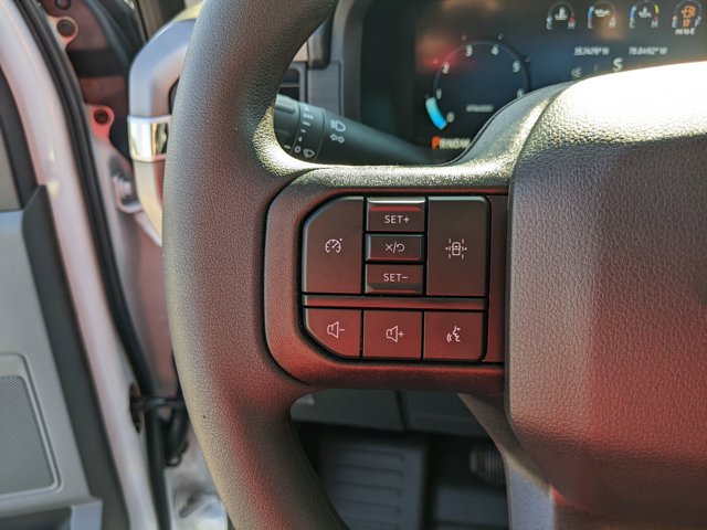Vehicle image 19 of 40