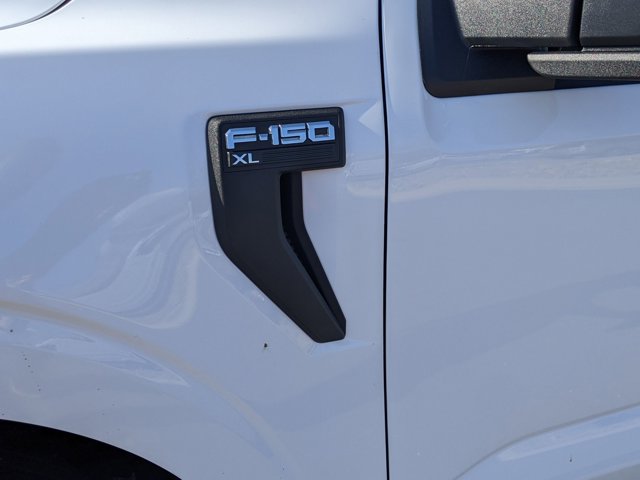 Vehicle image 12 of 40