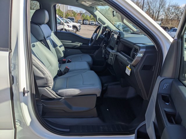 Vehicle image 37 of 40
