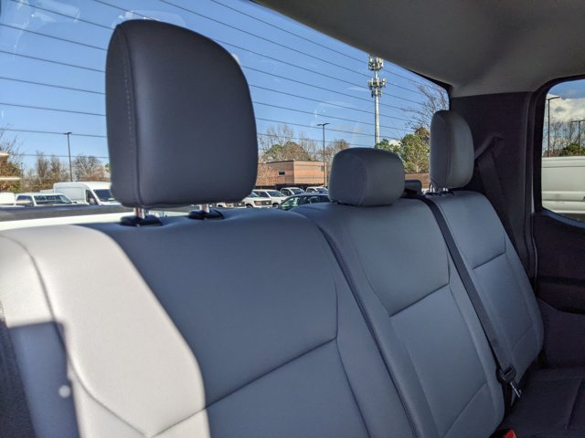 Vehicle image 36 of 40