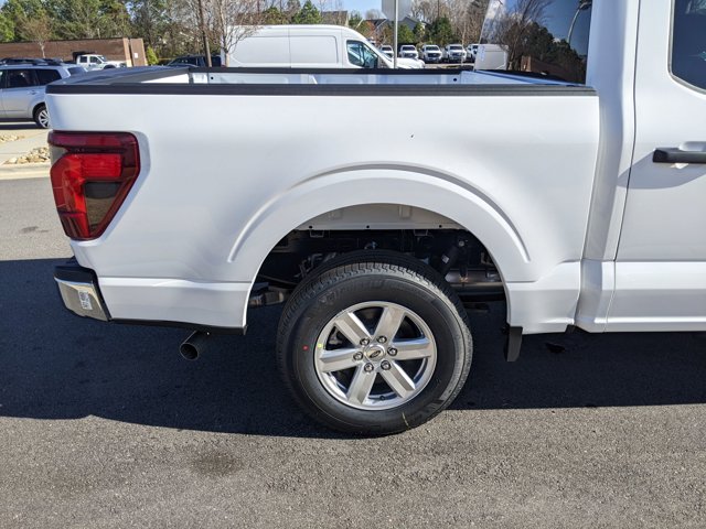 Vehicle image 34 of 40