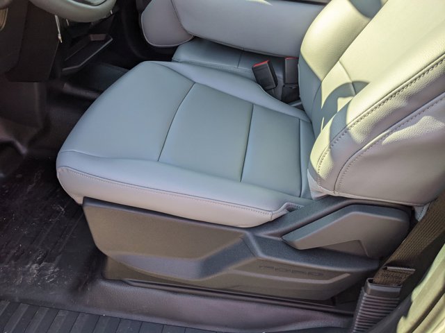 Vehicle image 14 of 40
