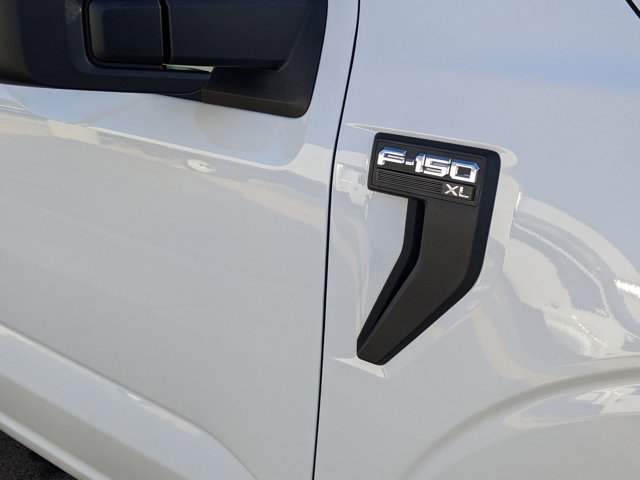 Vehicle image 12 of 40