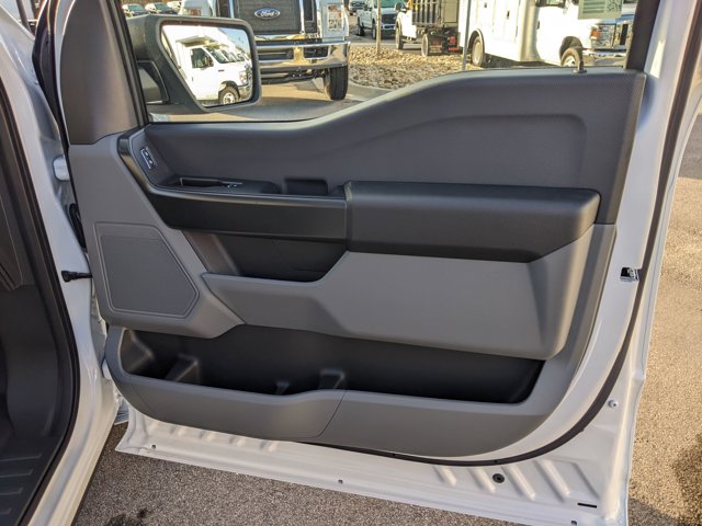 Vehicle image 39 of 40