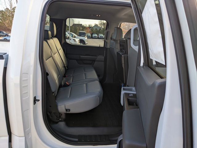 Vehicle image 36 of 41