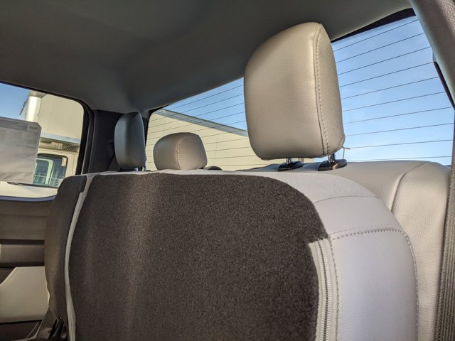 Vehicle image 29 of 41