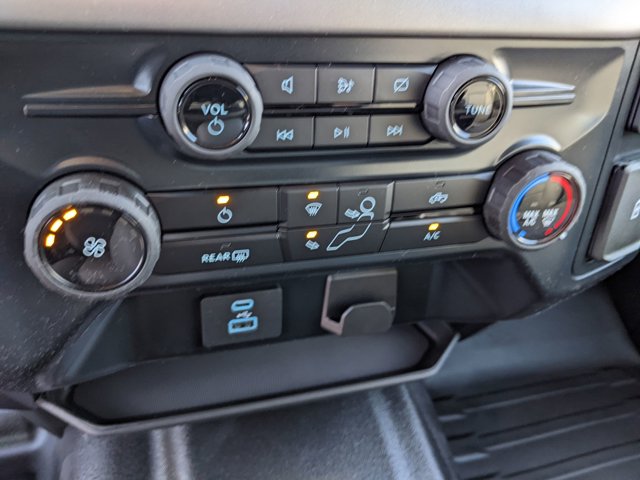Vehicle image 24 of 41