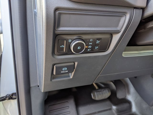 Vehicle image 18 of 41