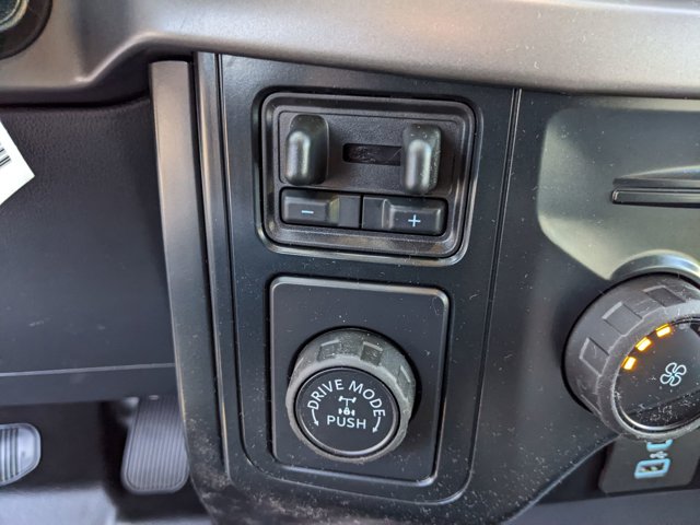 Vehicle image 26 of 41
