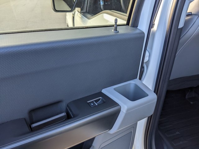 Vehicle image 31 of 41