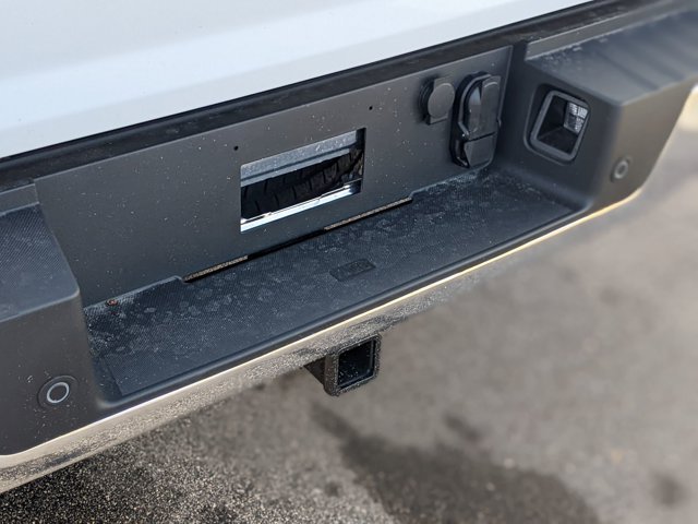 Vehicle image 33 of 41