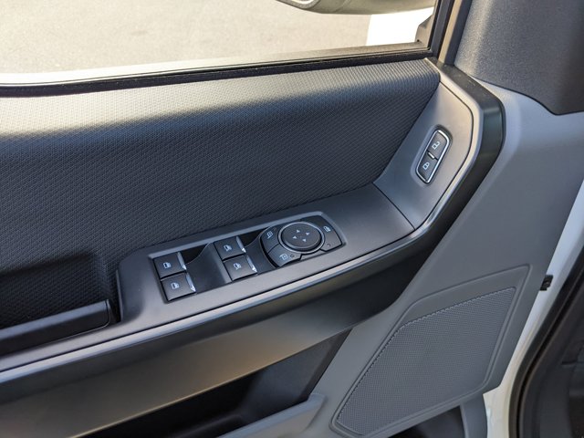 Vehicle image 17 of 41