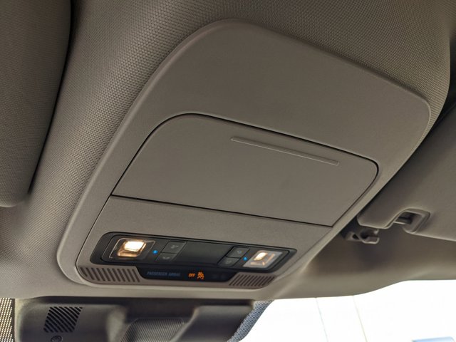 Vehicle image 27 of 41