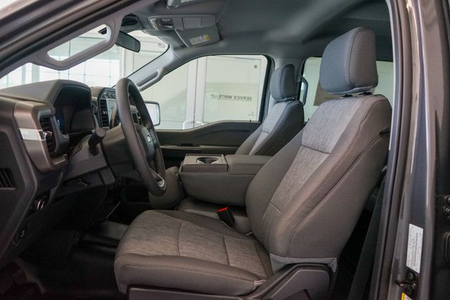 Vehicle image 27 of 37