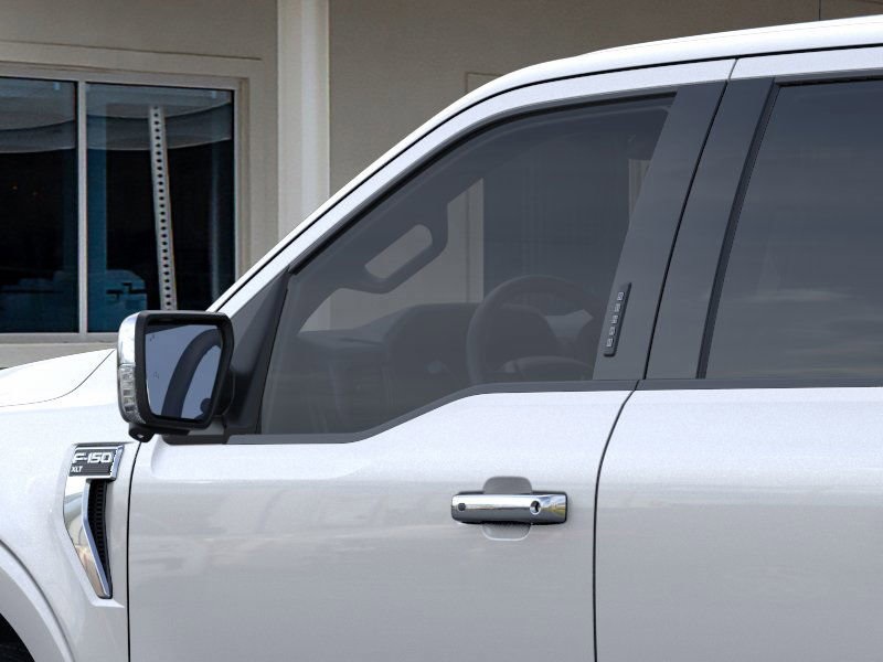 Vehicle image 20 of 22