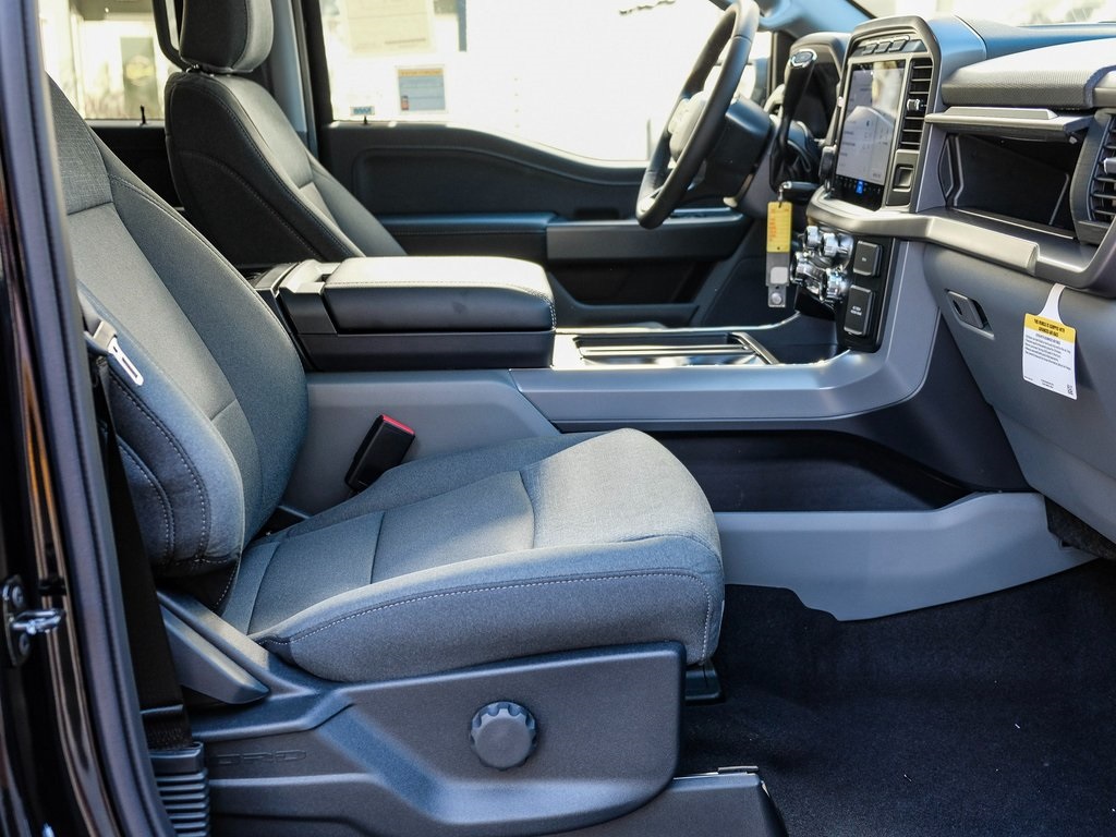 Vehicle image 12 of 48