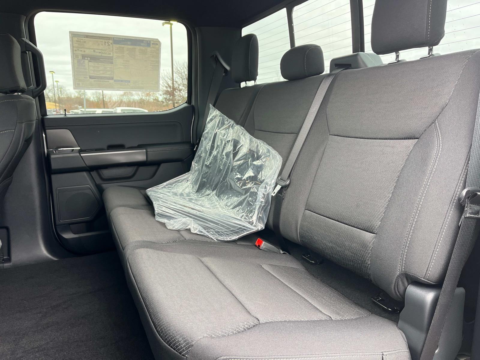 Vehicle image 14 of 30