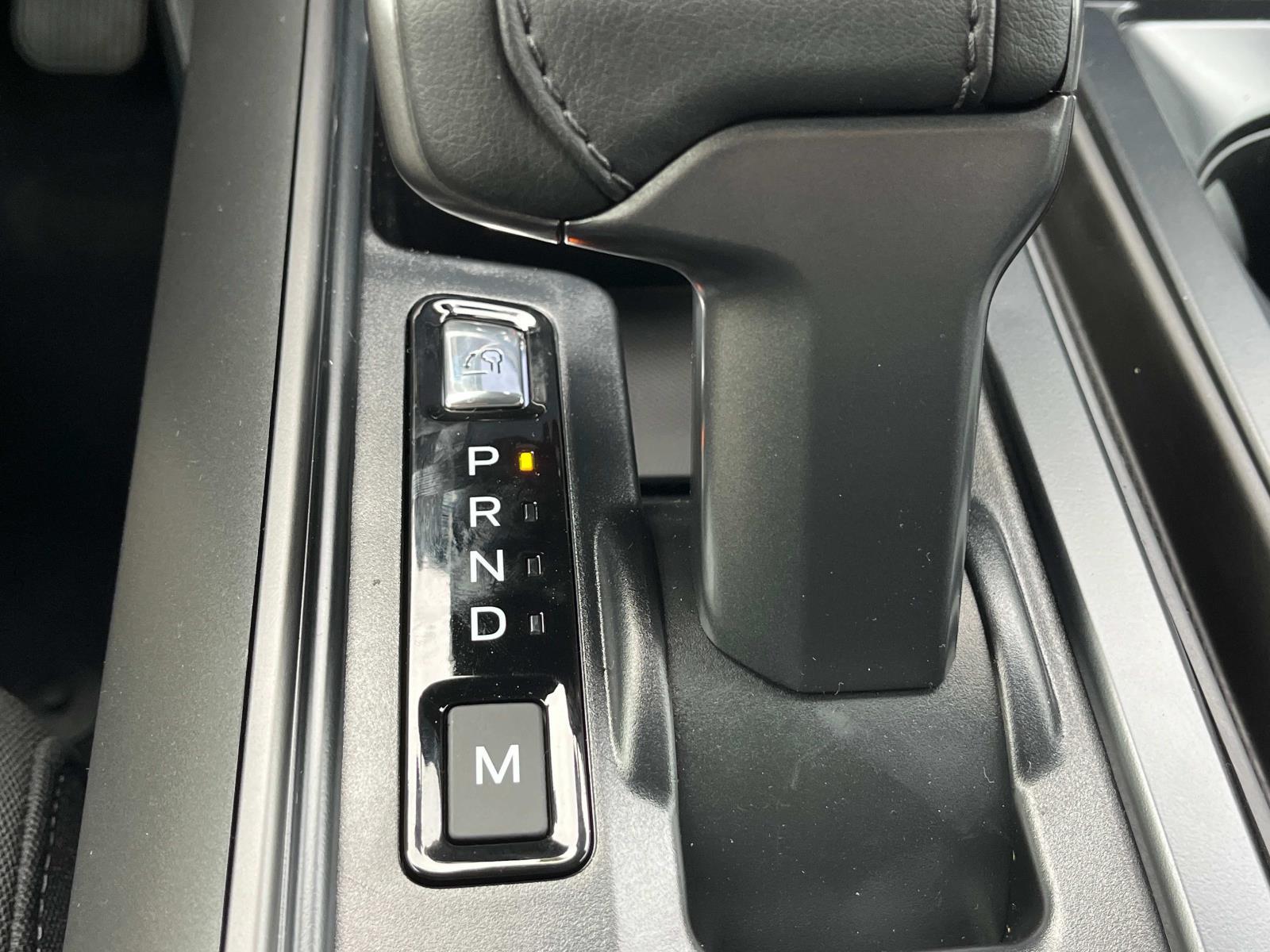 Vehicle image 21 of 30