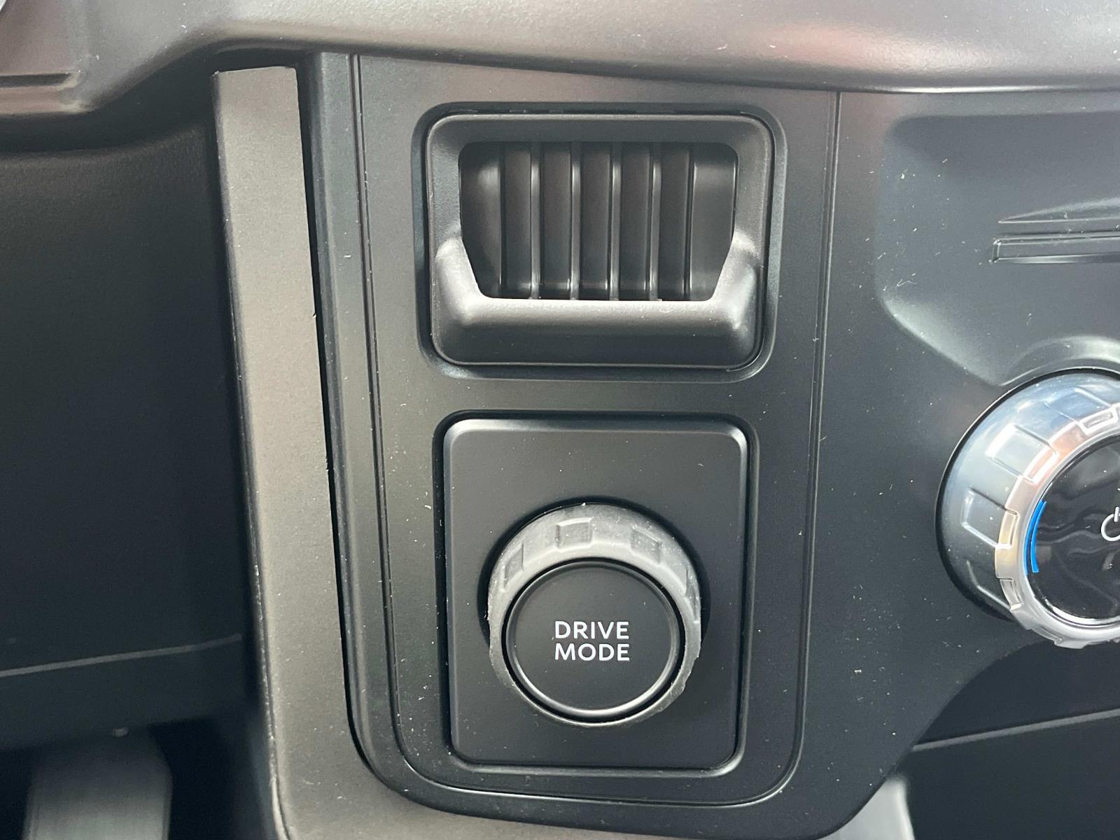 Vehicle image 28 of 30