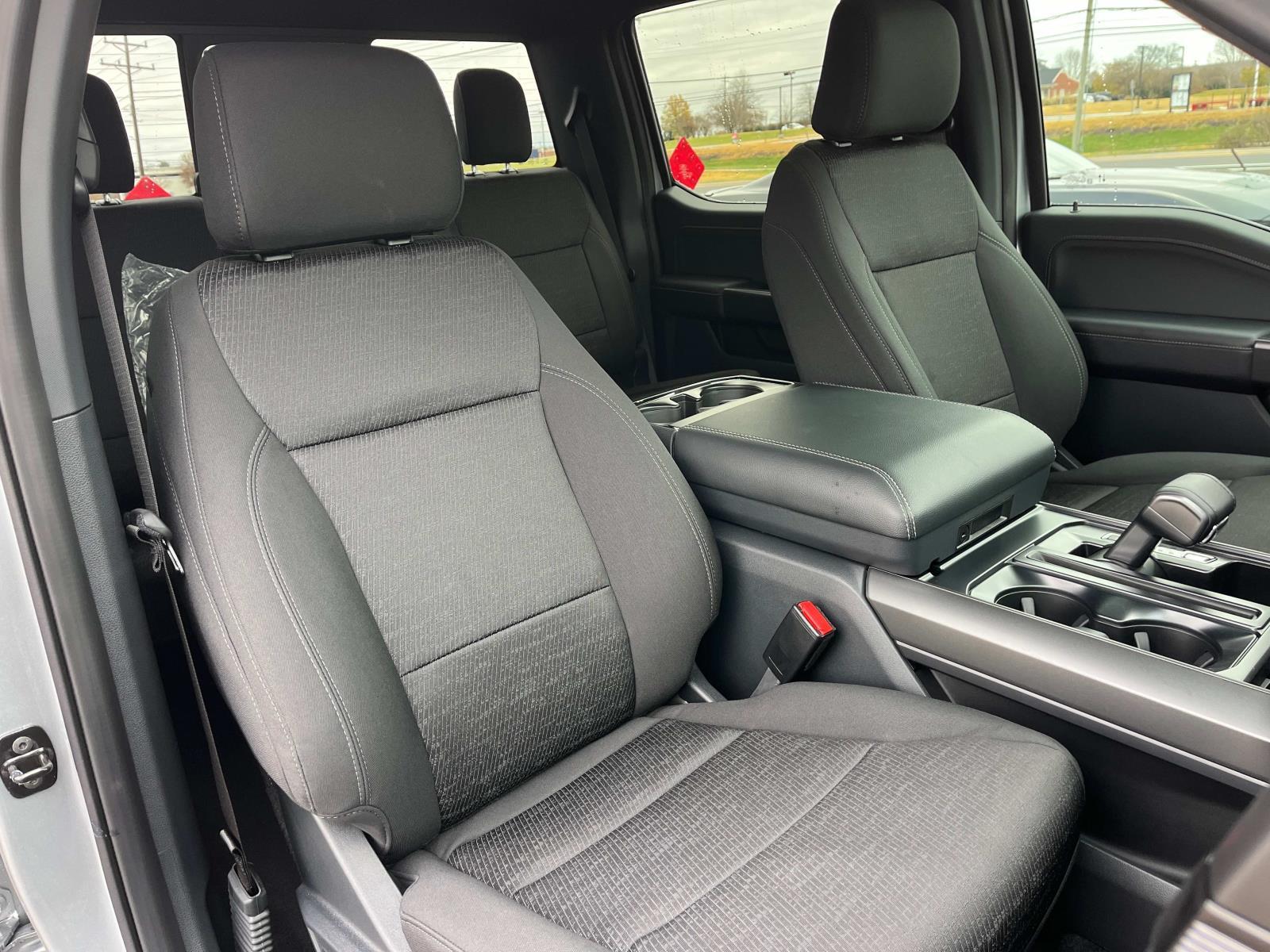 Vehicle image 13 of 30