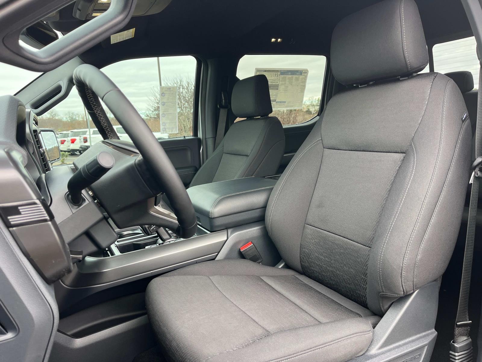 Vehicle image 12 of 30