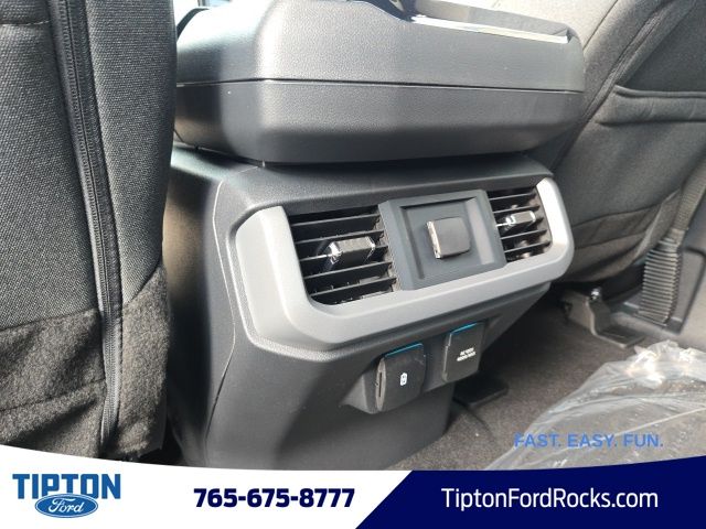 Vehicle image 34 of 44