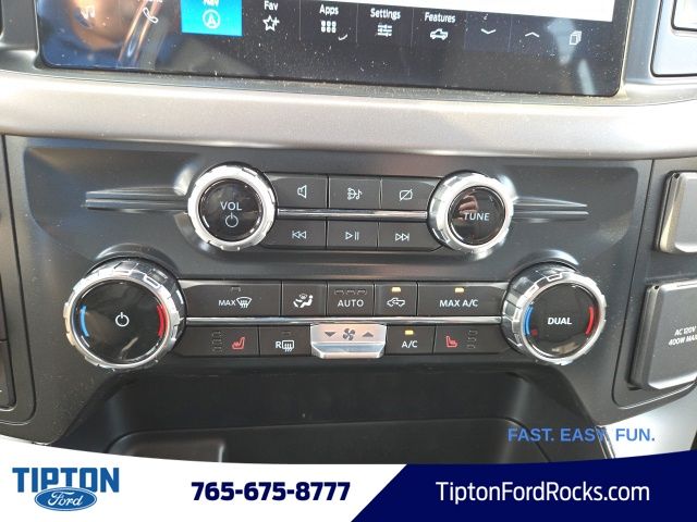 Vehicle image 40 of 44