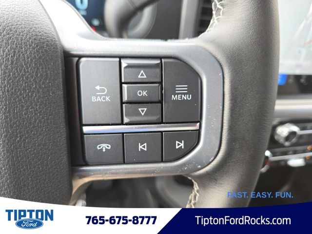 Vehicle image 39 of 44