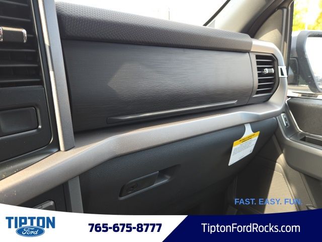 Vehicle image 26 of 44