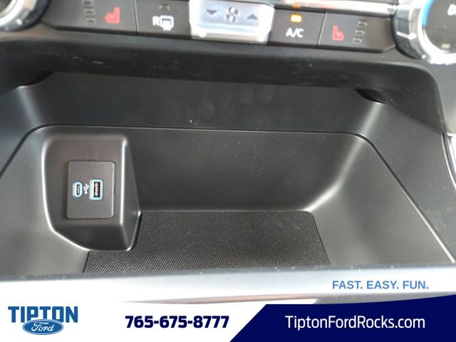 Vehicle image 21 of 44